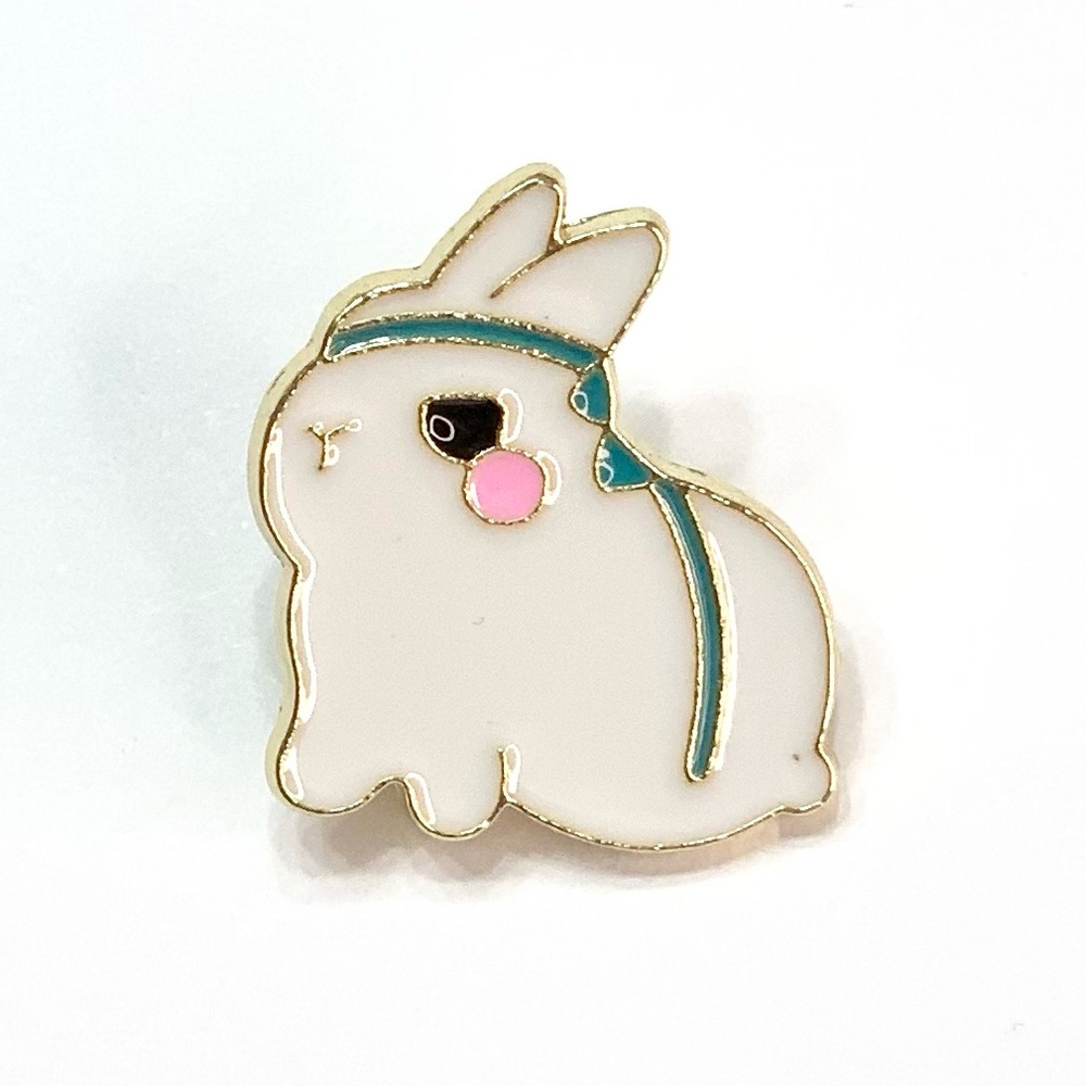 New White Rabbit Pin - Picture 2 of 3